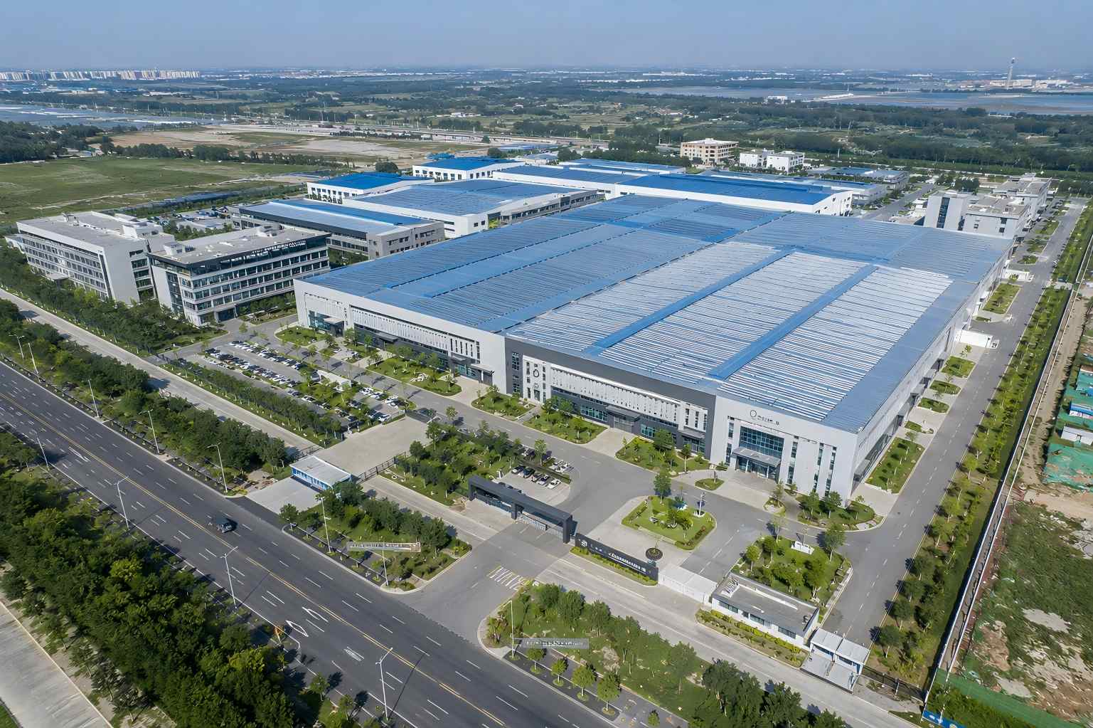With losses accumulating for six consecutive years totaling over 400 million yuan, Xiangyang Bearings deficit has exceeded one-third of its total share capital, prompting the company to seek a viable solution.